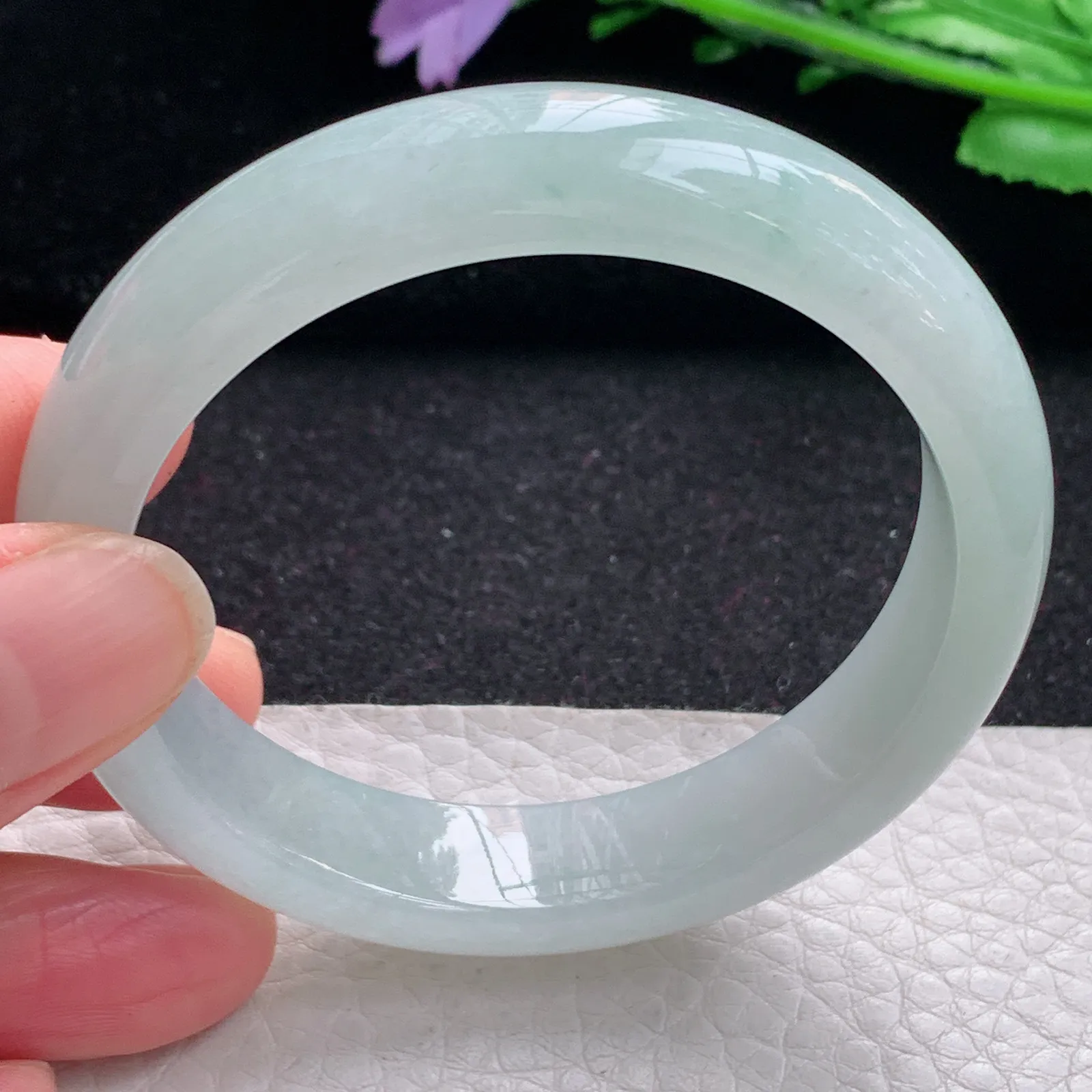 r自然光53*12.5*8平安镯 缅甸翡翠a货玉手镯冰胶浅绿宽边玉手环