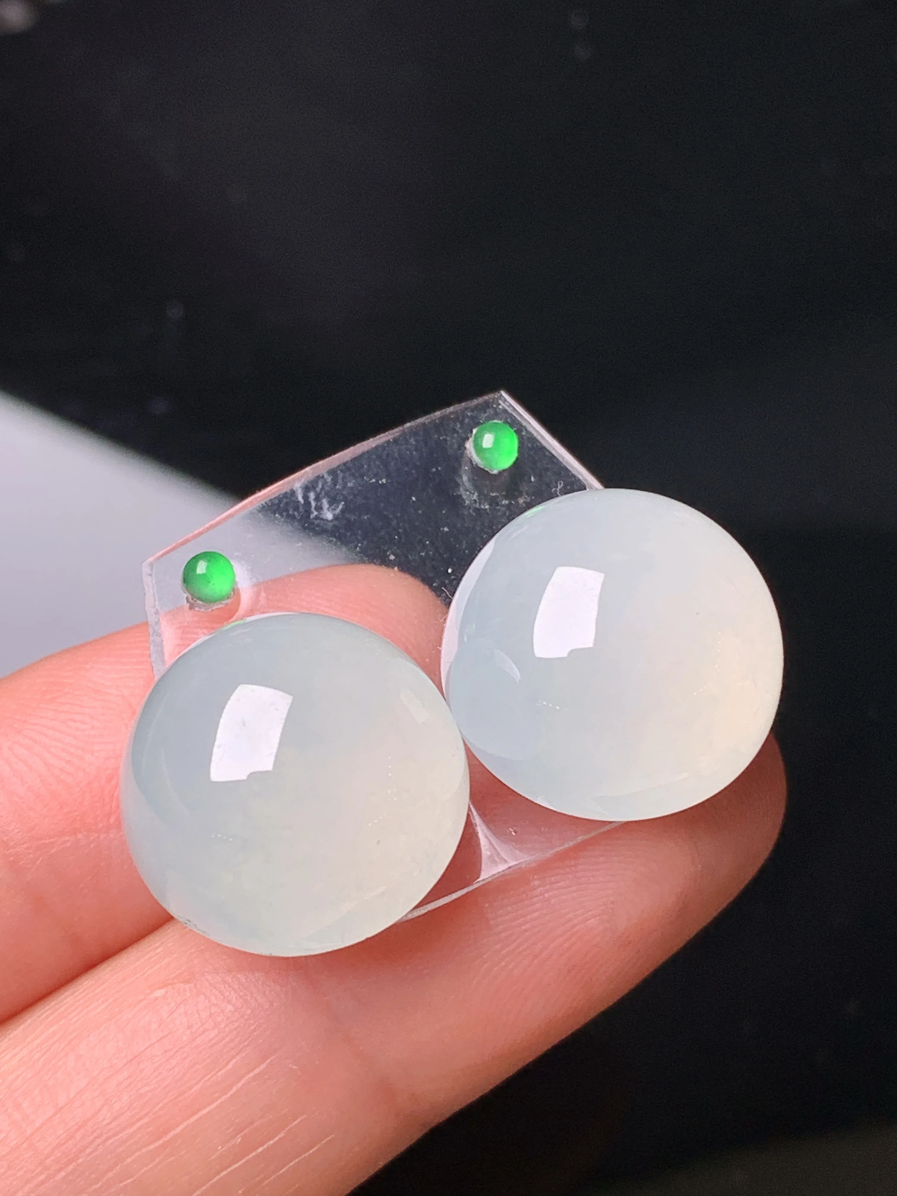 镶嵌款 冰种蛋面吊坠 玉质细腻 色泽艳丽清新 整体尺寸15*10.5