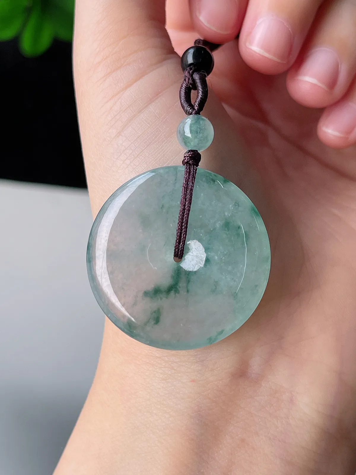 翡翠冰糯种飘绿平安扣