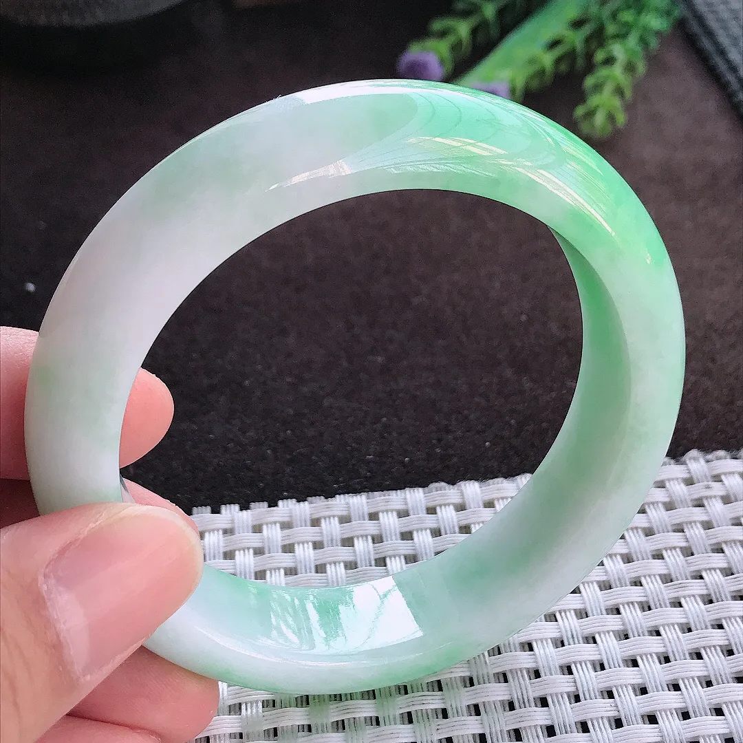 天然A货翡翠57.2/14.9/9老坑精美飘阳绿手镯宽边玉手镯