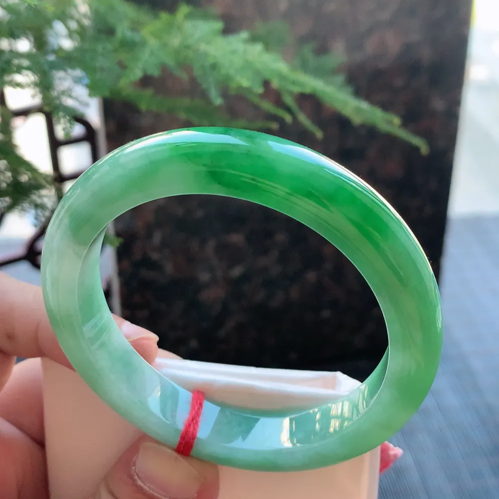 正圈冰糯翠绿 无瑕 尺寸:58.1/11.5/8.7 色好