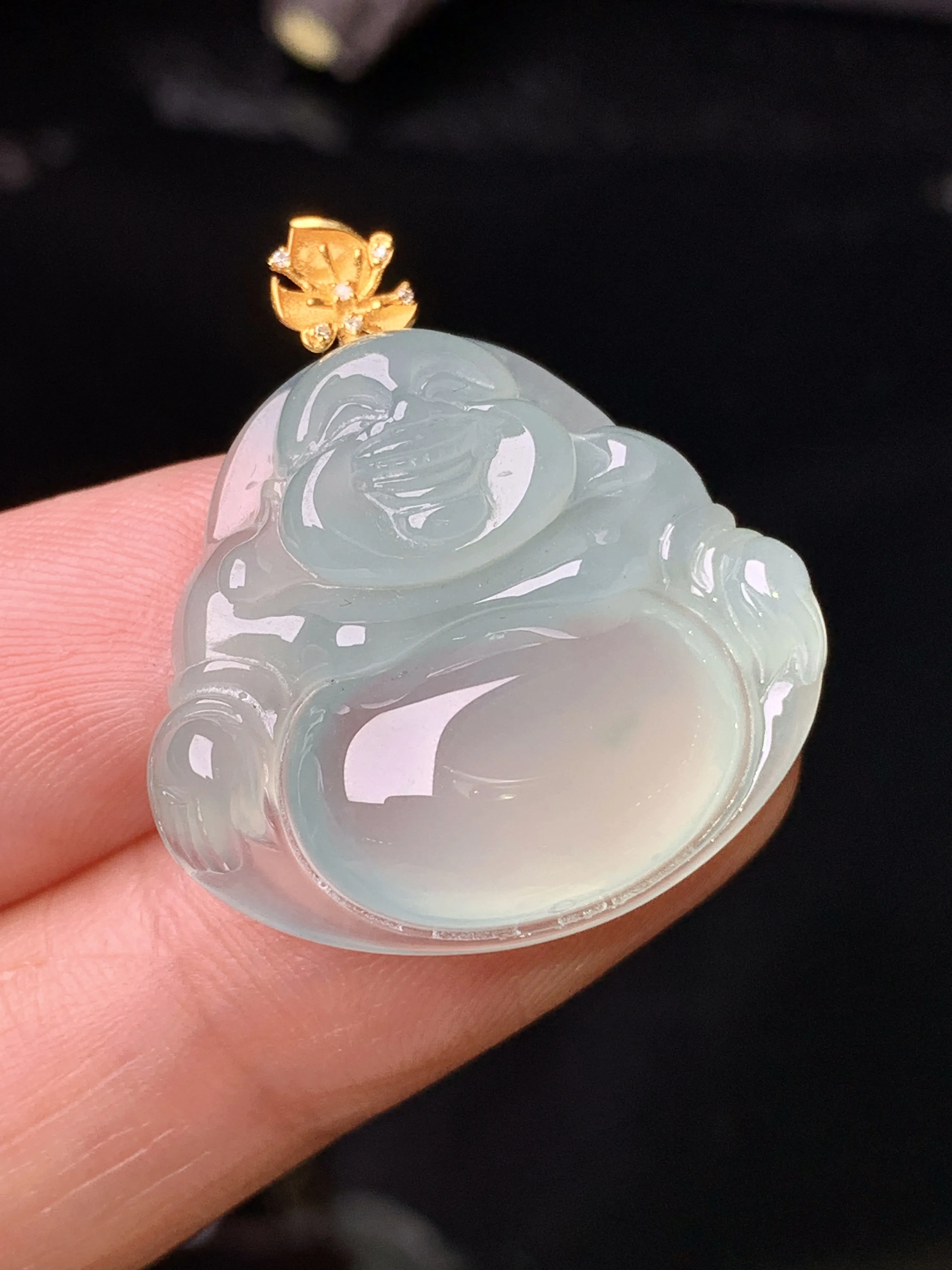 18k金钻镶嵌冰种浅绿佛公吊坠 玉质细腻 色泽艳丽清新 整体尺寸28.3*25.2*5.8