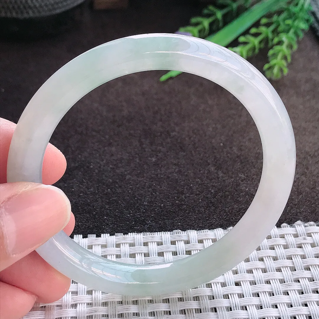 天然A货翡翠56/8.6/8老坑冰胶果冻圆条手镯玉手镯