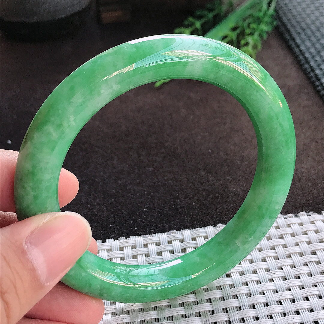 天然A货翡翠58.8/10.6/10.8老坑精美满绿阳绿圆条手镯玉手镯
