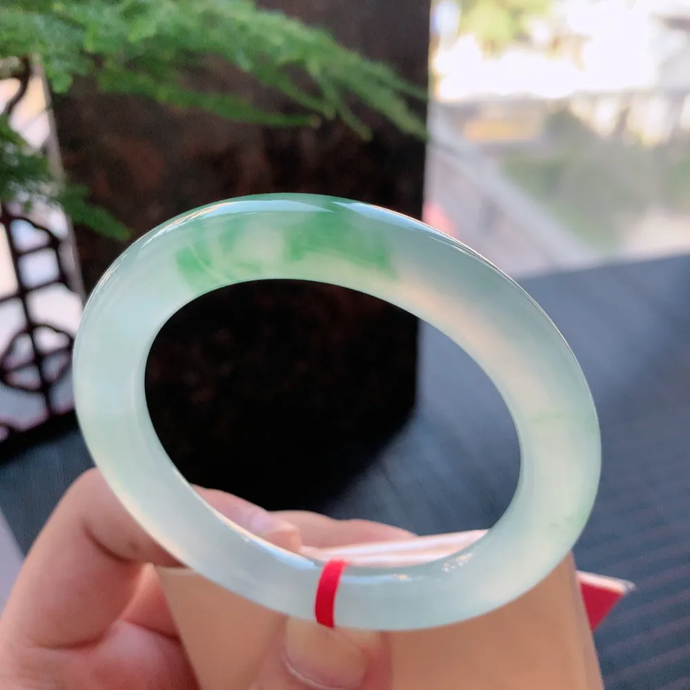 圆条冰玻绿花 微棉根 尺寸:55.7/9.1/9.9 种色俱佳 荧光闪闪