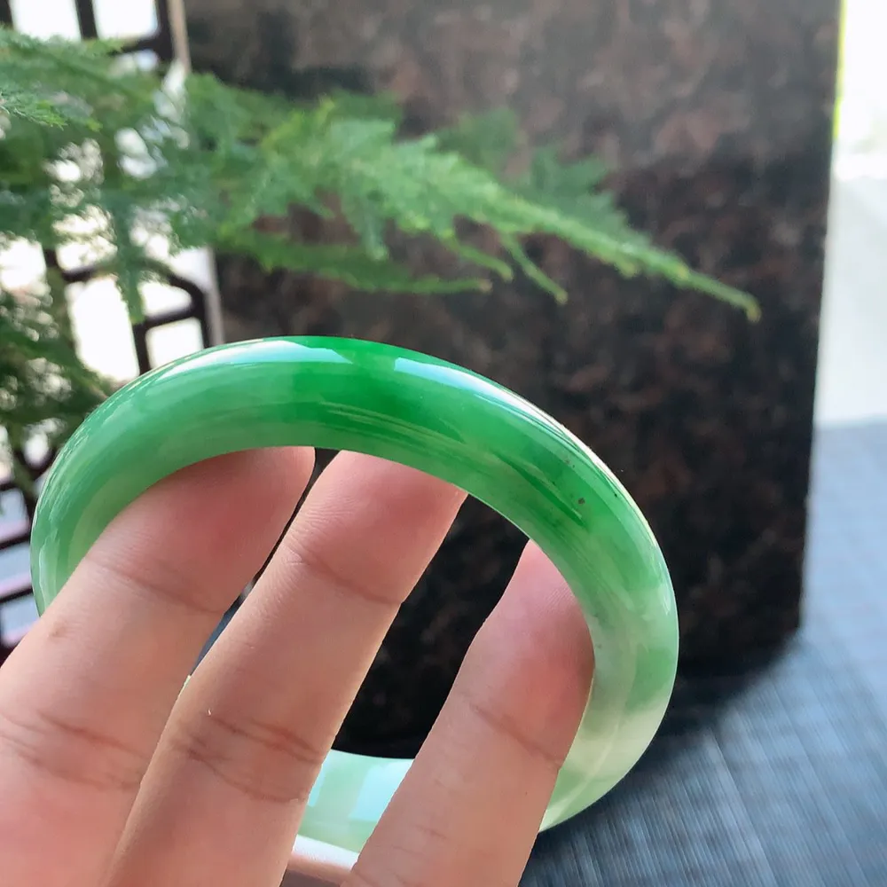 正圈冰糯翠绿 无瑕 尺寸:58.1/11.5/8.7 色好