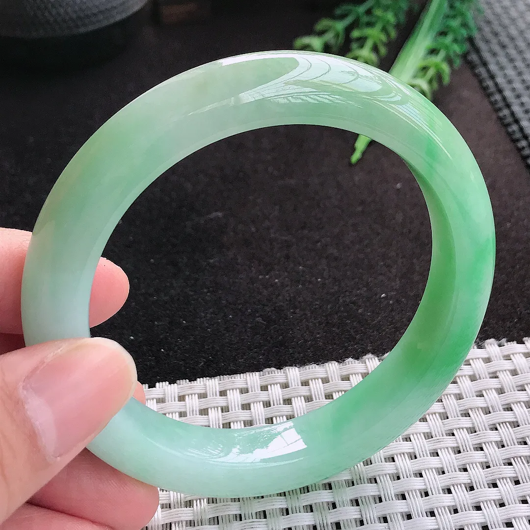 天然A货翡翠59/11.6/9.6老坑冰润起胶飘绿手镯宽边玉手镯