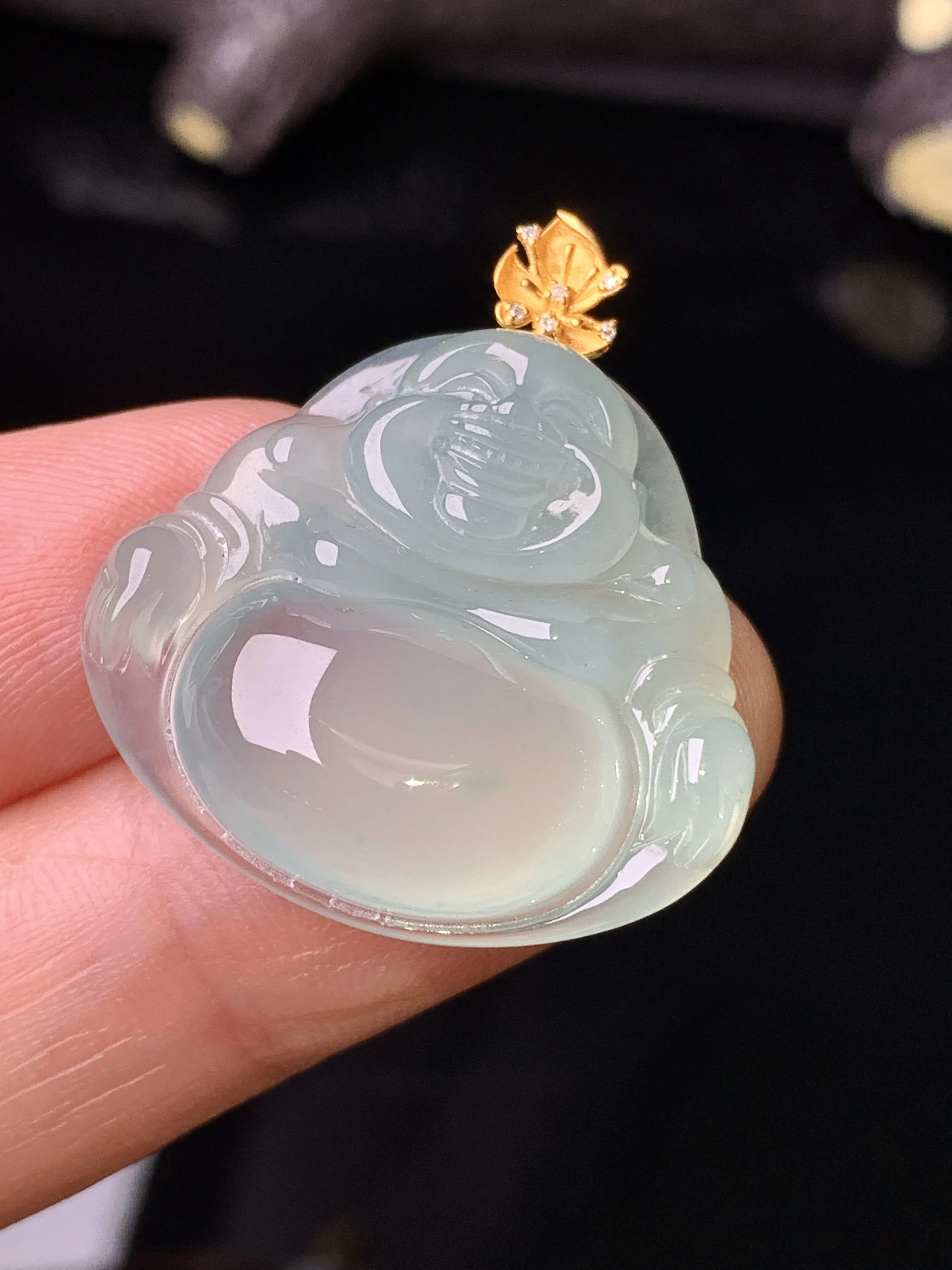 18k金钻镶嵌冰种浅绿佛公吊坠 玉质细腻 色泽艳丽清新 整体尺寸28.3*25.2*5.8