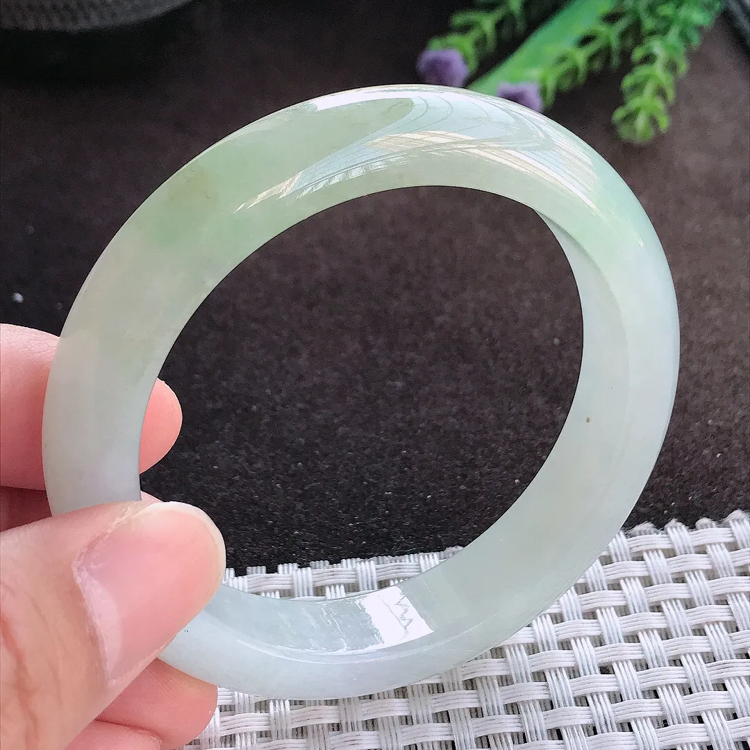 天然A货翡翠55/12.3/8.3老坑冰胶水灵手镯宽边玉手镯