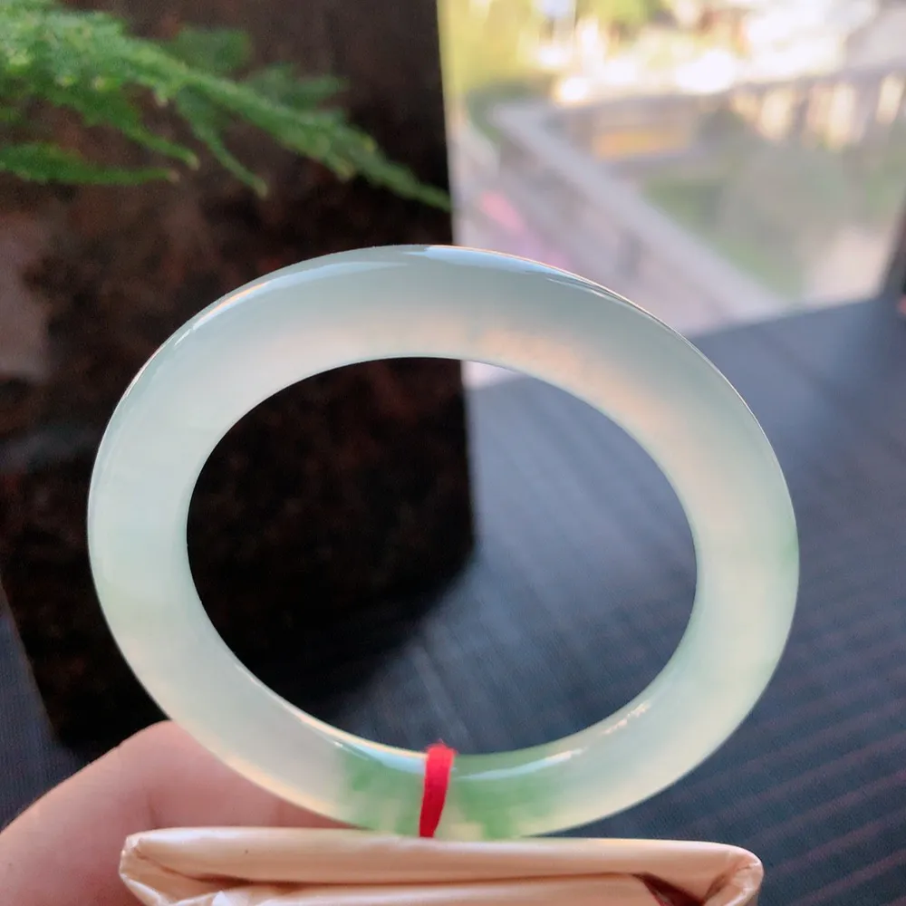 圆条冰玻绿花 微棉根 尺寸:55.7/9.1/9.9 种色俱佳 荧光闪闪