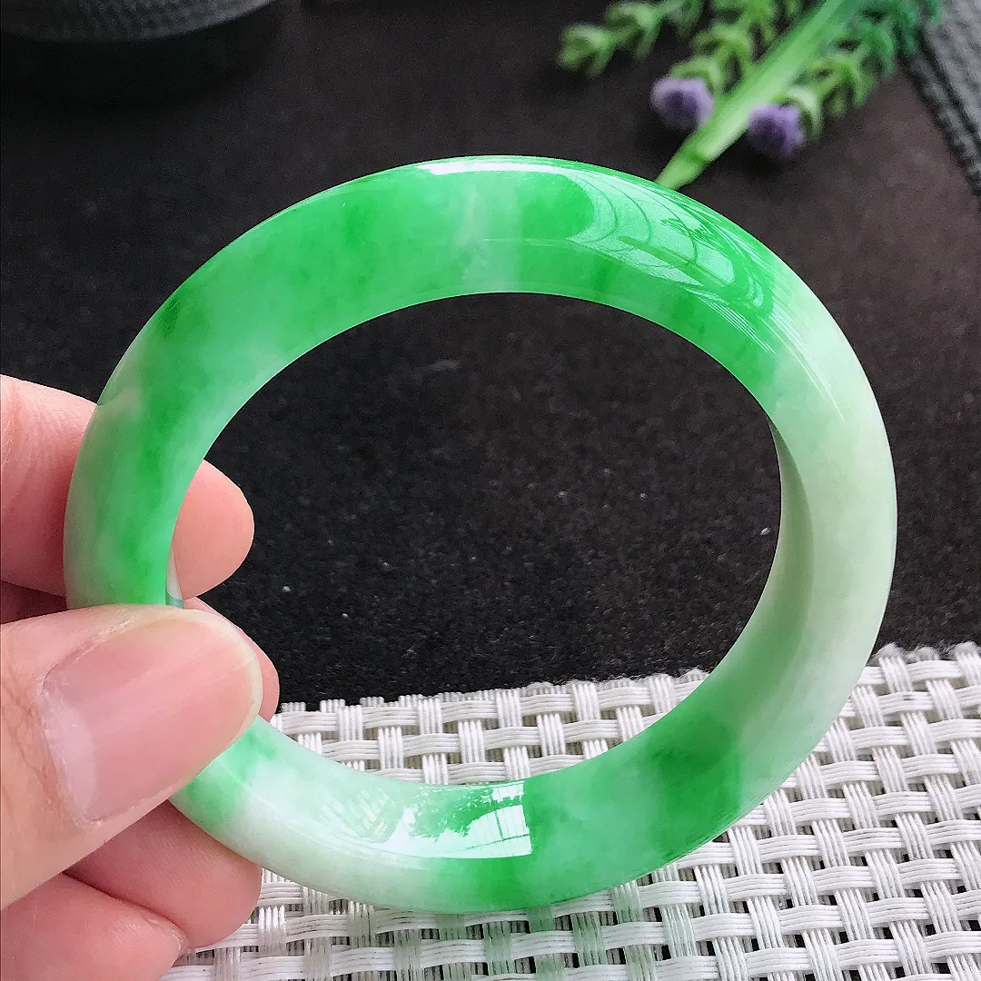 天然A货翡翠53.5/12.8/8.8老坑精美辣阳绿手镯宽边玉手镯