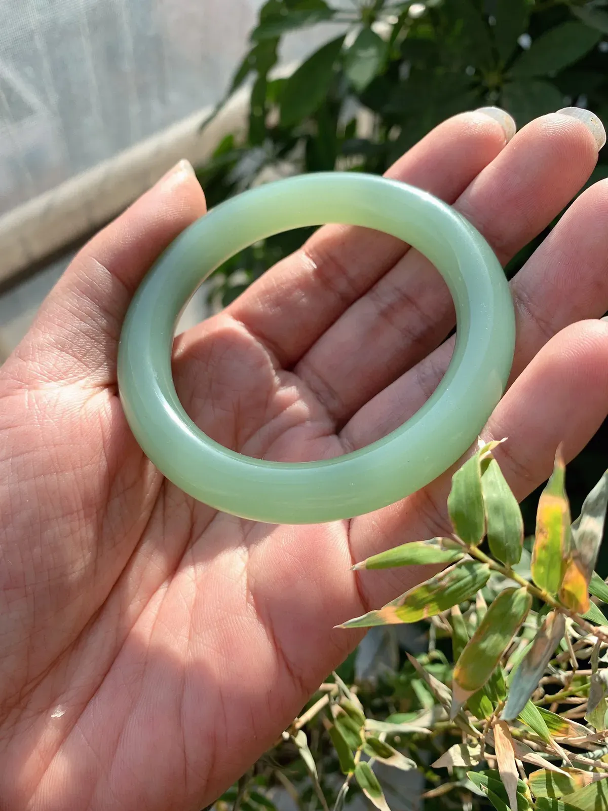 珍藏品，和田玉55圈口冰底粉青色手镯，无裂无杂无结构，品质好