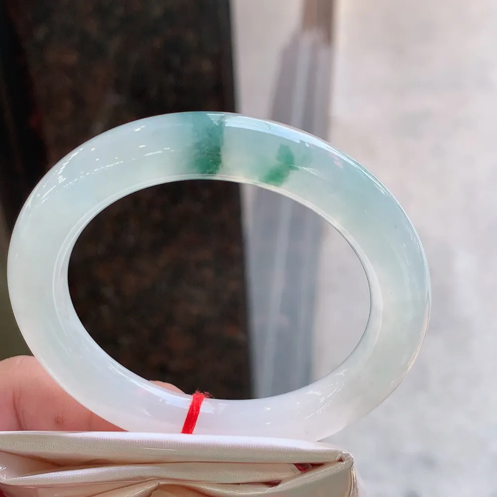 圆条高冰飘花 无瑕 尺寸:54.9/10.3 花美 种水好🥰🥰