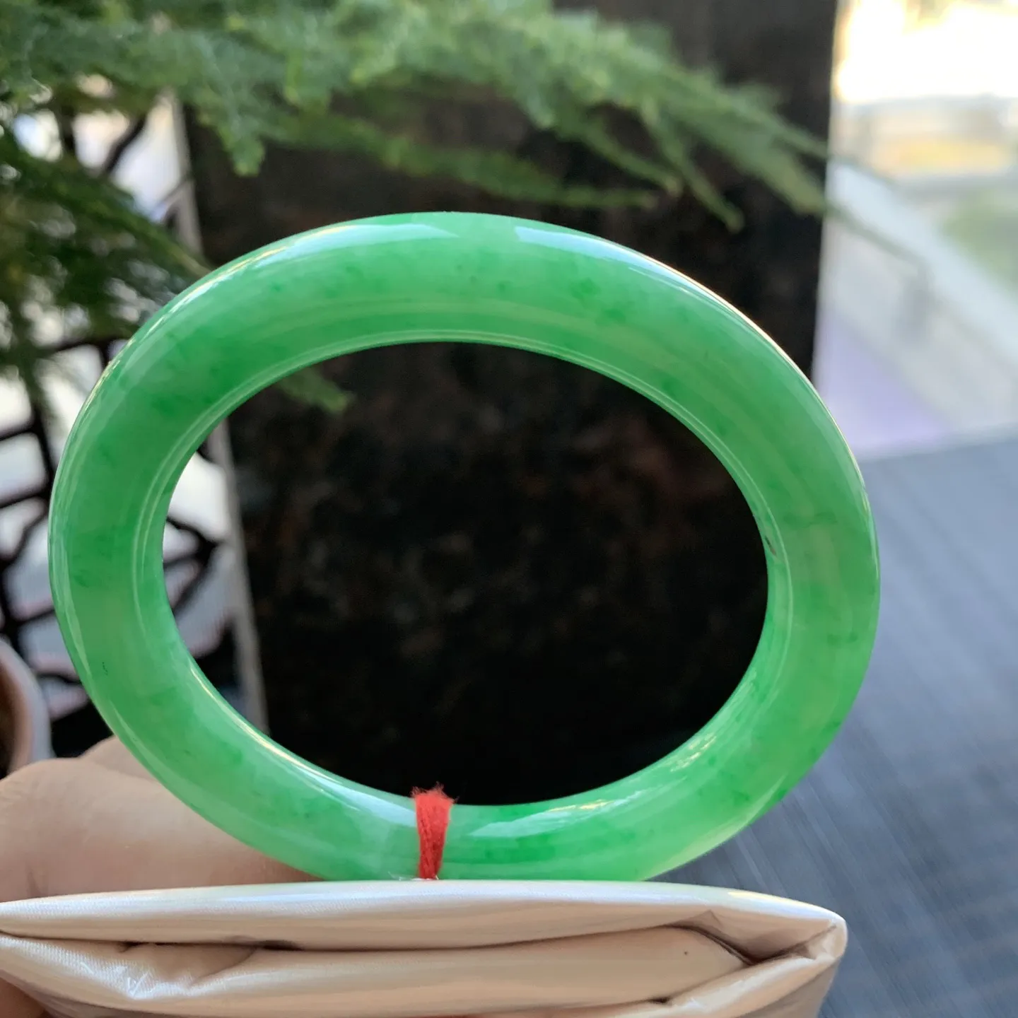 圆条满绿 微细纹 尺寸:52.1/9.2/8.8 满色