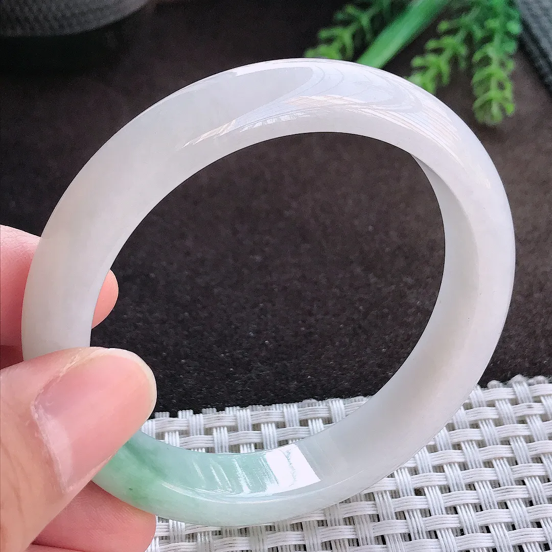 天然A货翡翠57/12.2/7.9老坑冰润飘花手镯宽边玉手镯