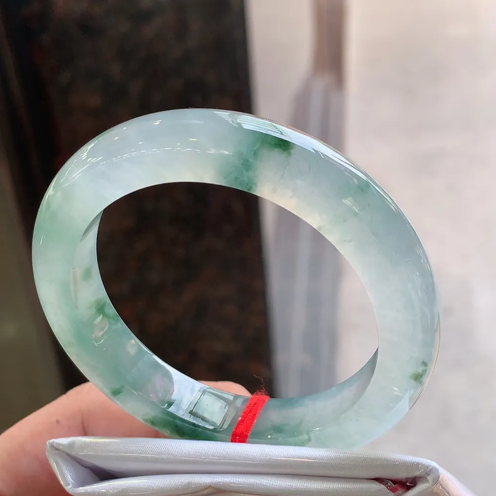 正圈高冰飘花 无瑕 尺寸:54.3/11.5/9.4 花美 种水好