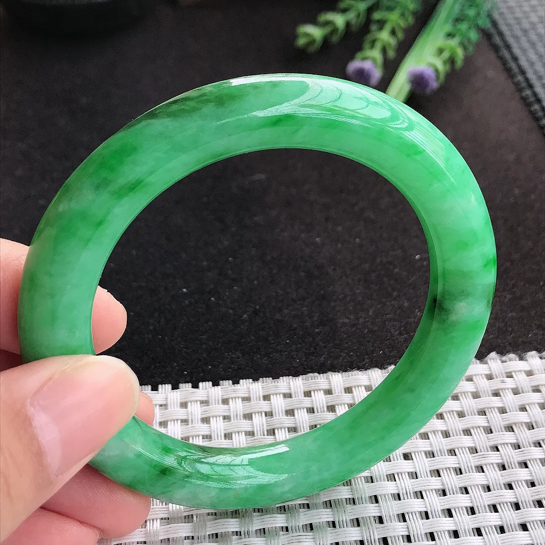 天然A货翡翠56/10.2/10.6老坑精美温润辣阳绿圆条手镯玉手镯