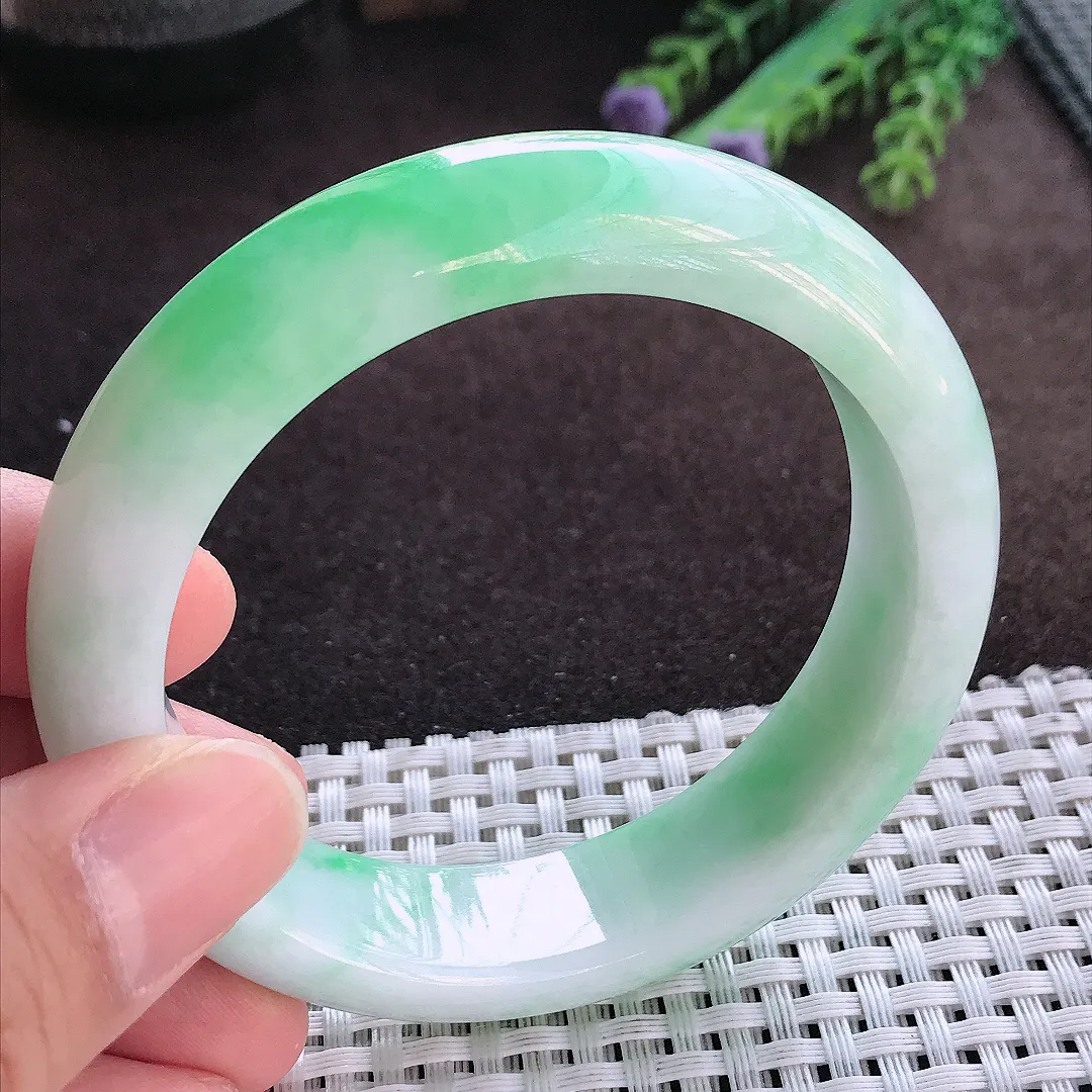 天然A货翡翠57.2/14.9/9老坑精美飘阳绿手镯宽边玉手镯