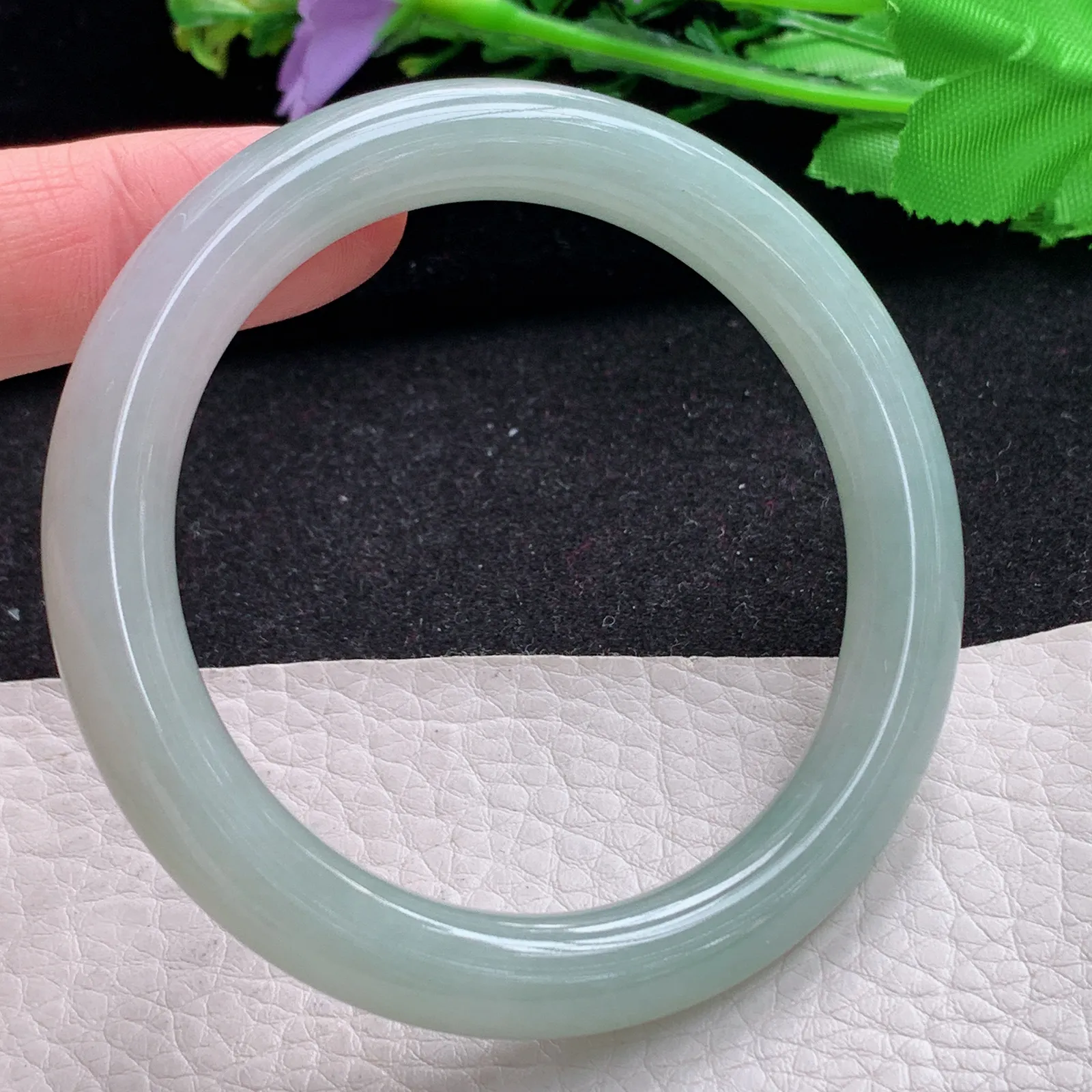 n自然光55.5*9.2叮当镯 缅甸翡翠a货玉手镯冰晴圆条美人镯