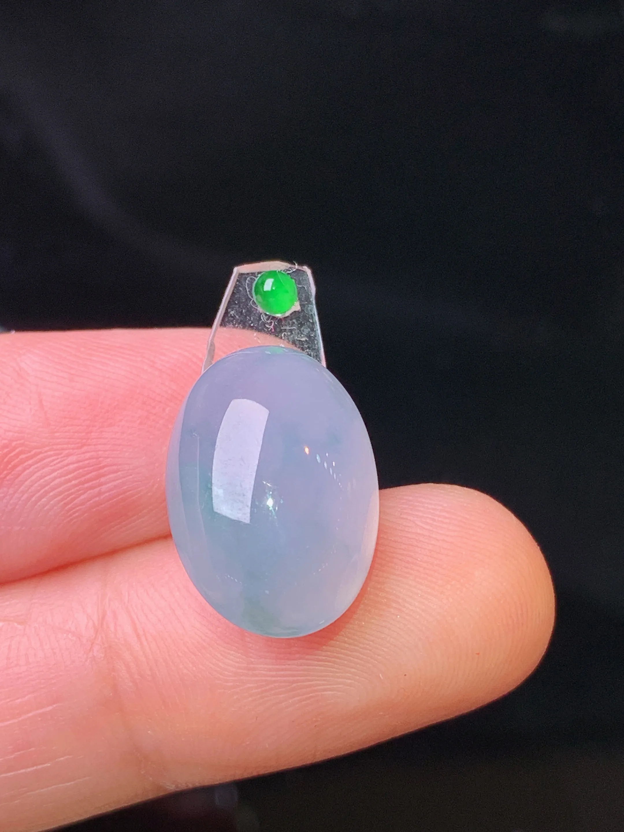 镶嵌款 紫罗兰蛋面吊坠 玉质细腻 色泽艳丽清新 整体尺寸16.3*11.5*6.8