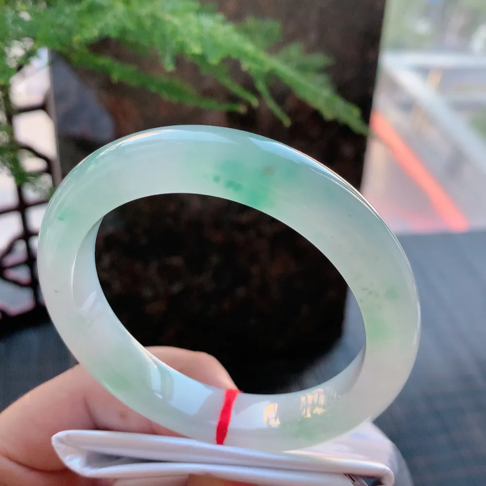 正圈高冰飘花 无瑕 尺寸:57.3/12.1/9.5 花美 种水好