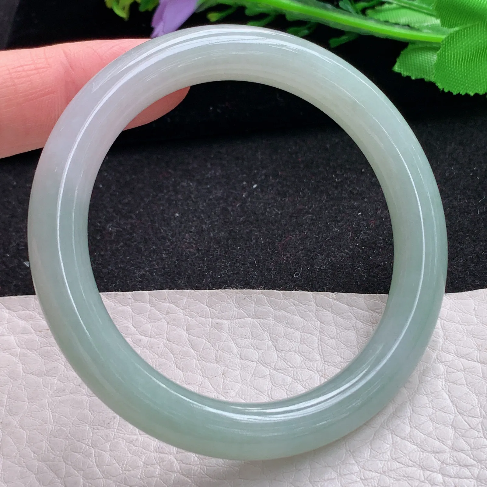 n自然光55.5*9.2叮当镯 缅甸翡翠a货玉手镯冰晴圆条美人镯