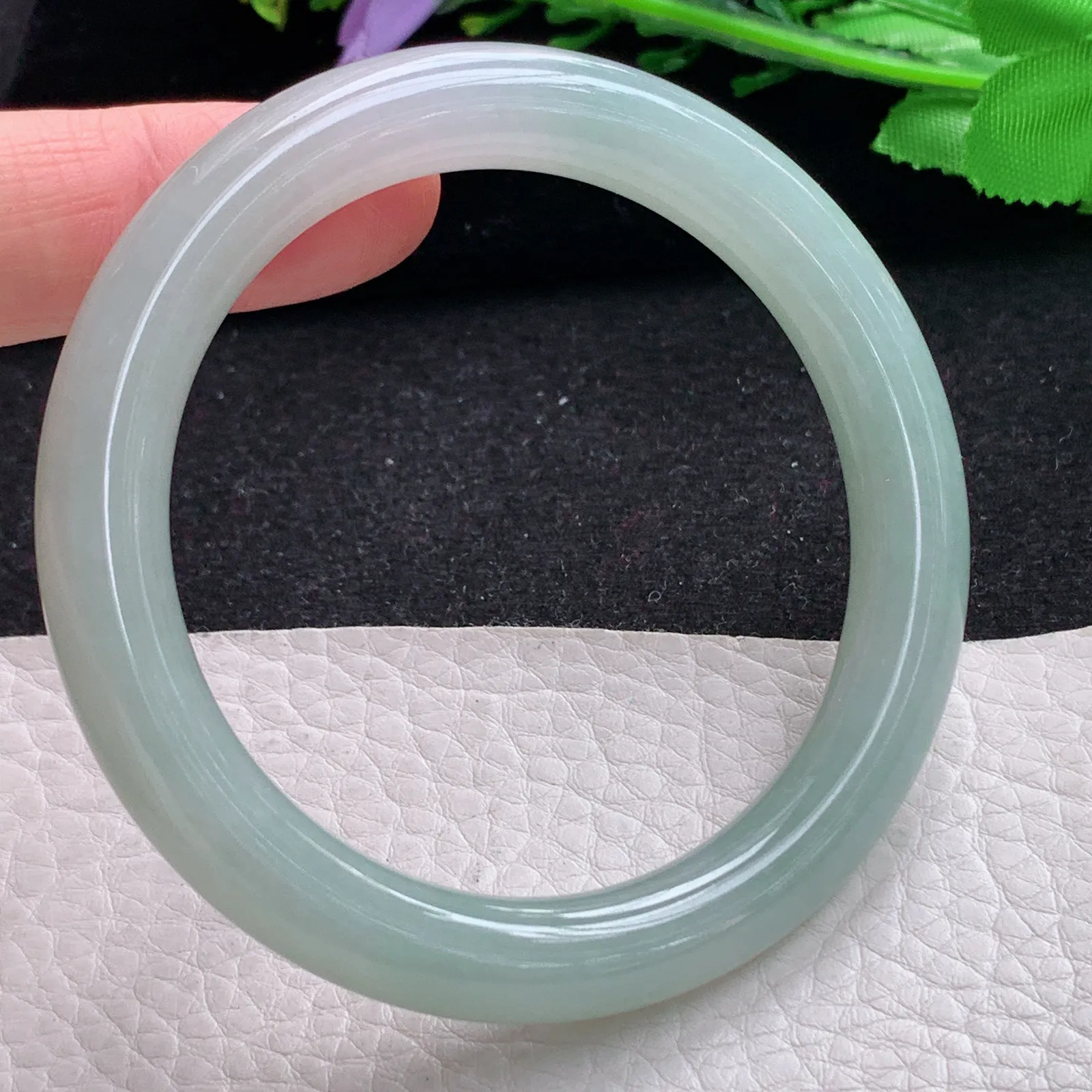 n自然光55.5*9.2叮当镯 缅甸翡翠a货玉手镯冰晴圆条美人镯