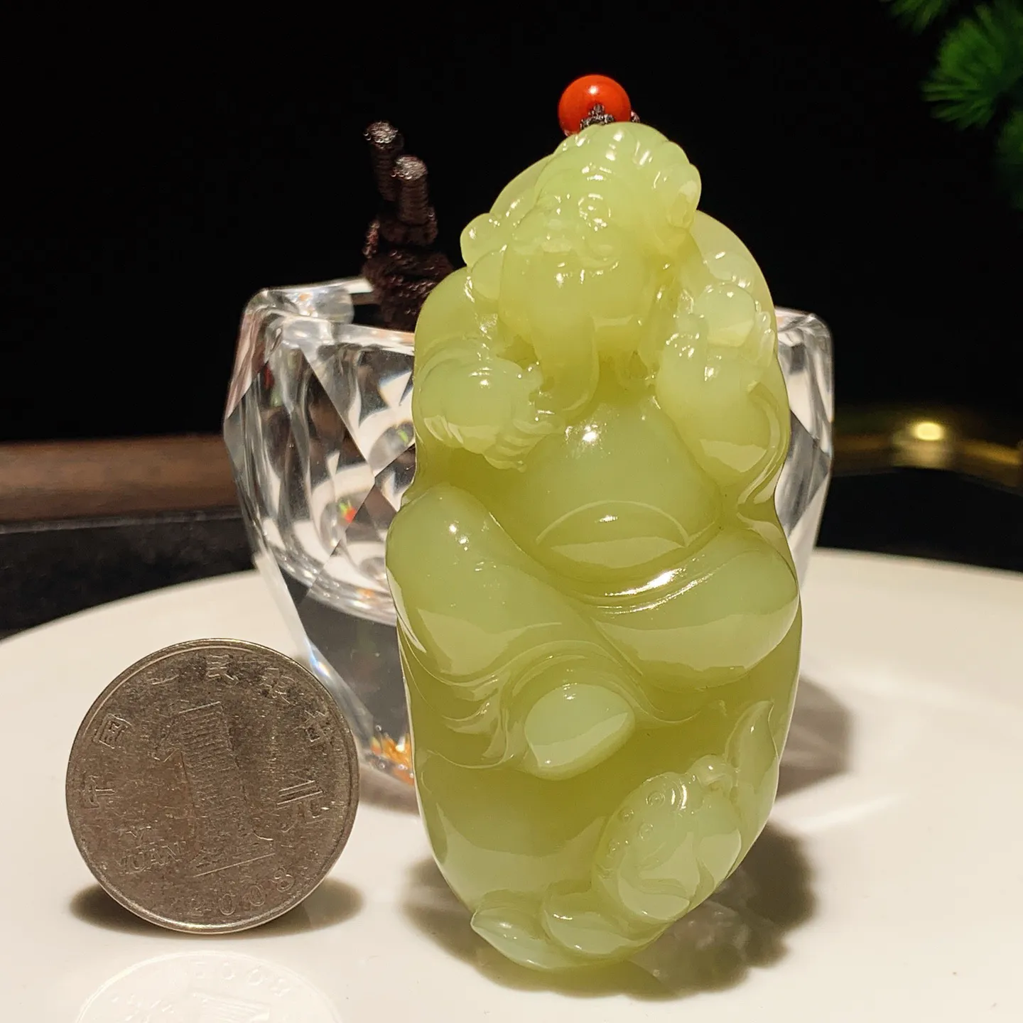 新疆和田玉若羌黄口料财神爷挂件。尺寸70/34/20重76.4克。玉质细腻油润。手推出油。品相大气。lt251126