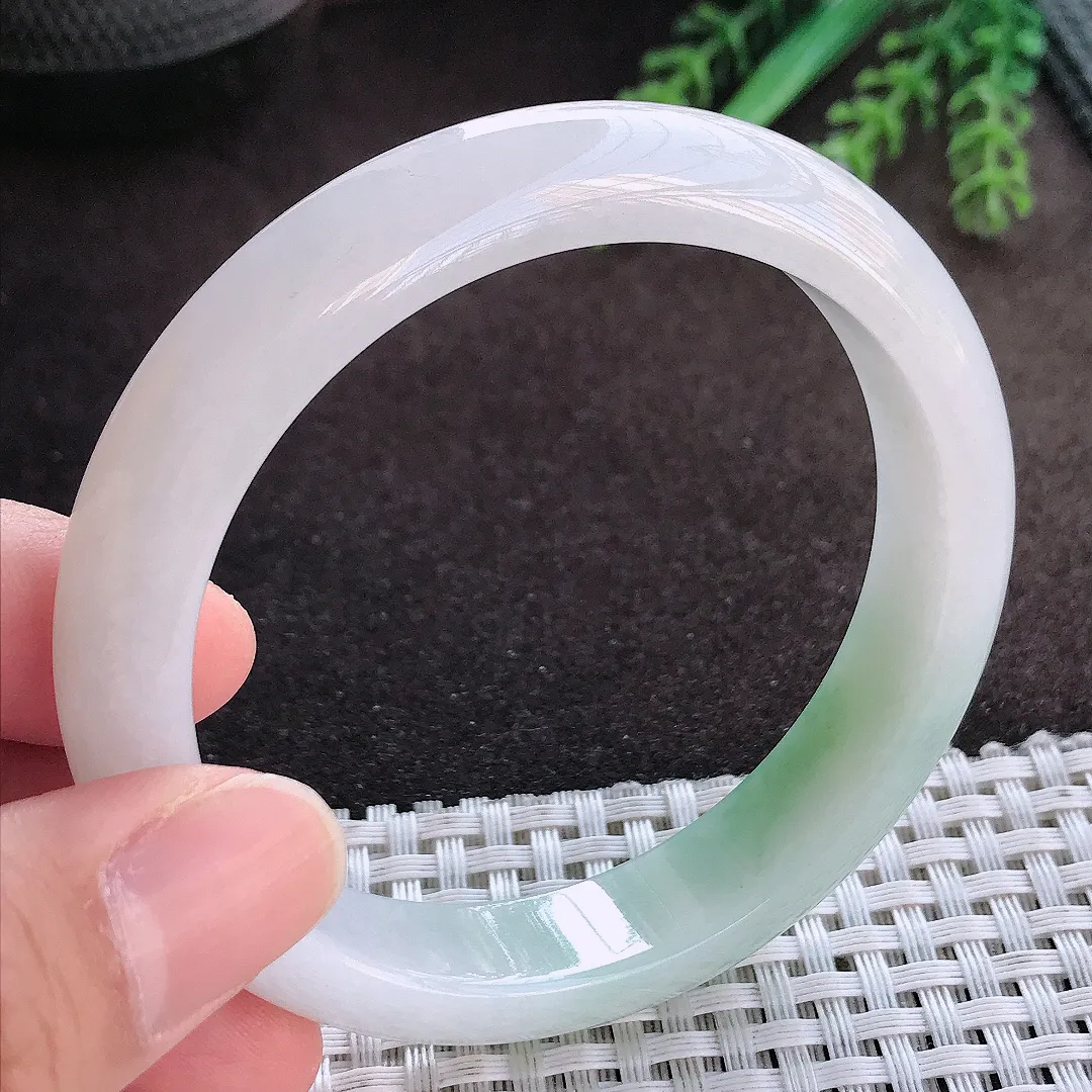 天然A货翡翠57/12.2/7.9老坑冰润飘花手镯宽边玉手镯