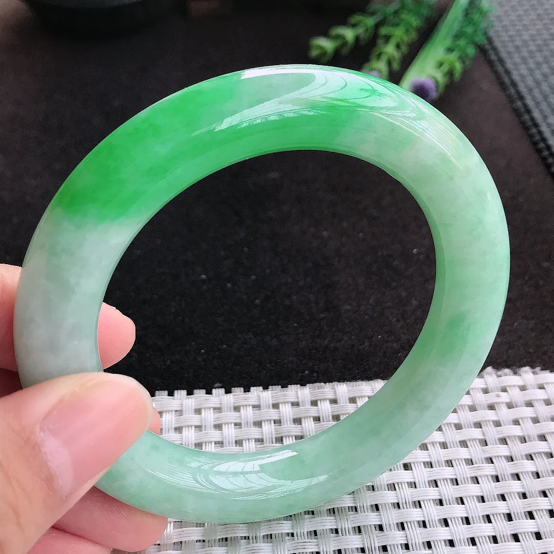 天然A货翡翠59/12/12.2老坑精美温润飘阳绿胖圆条手镯玉手镯