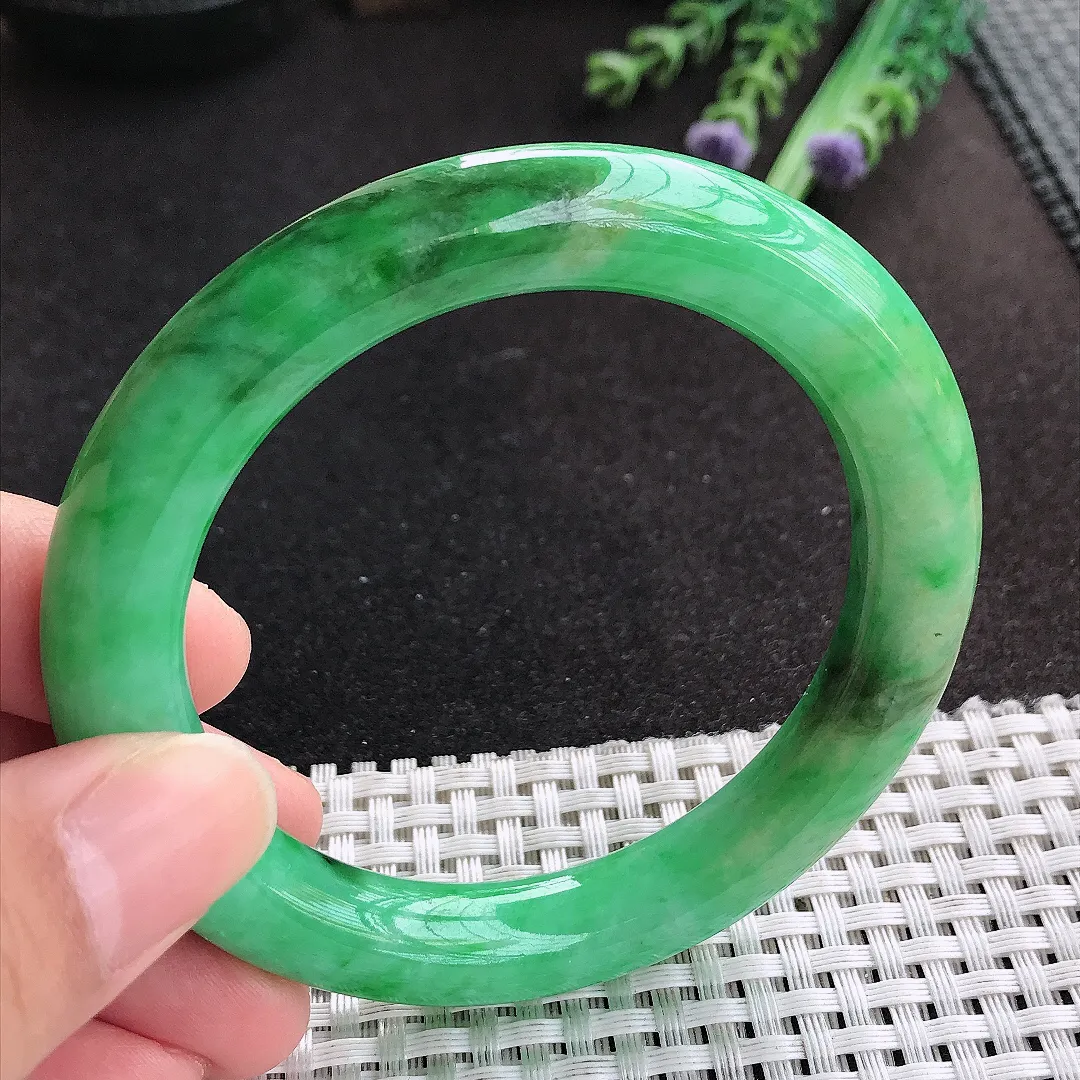 天然A货翡翠56/10.2/10.6老坑精美温润辣阳绿圆条手镯玉手镯