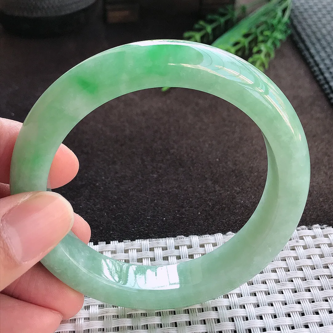 天然A货翡翠59.5/12.6/9.5老坑精美温润满绿手镯宽边玉手镯