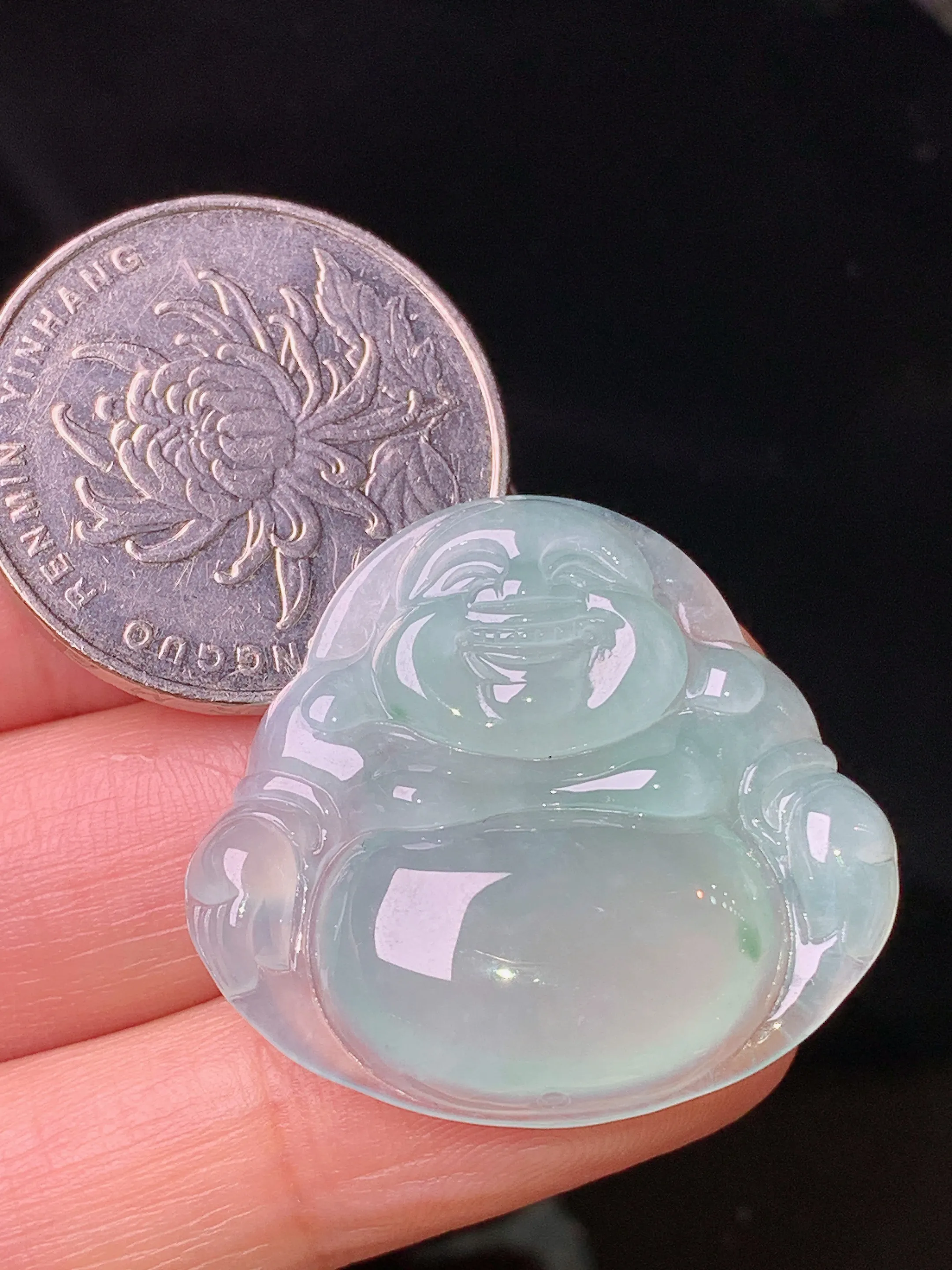 冰种晴绿佛公吊坠 玉质细腻 色泽艳丽清新 整体尺寸28.5*30.7*5.6