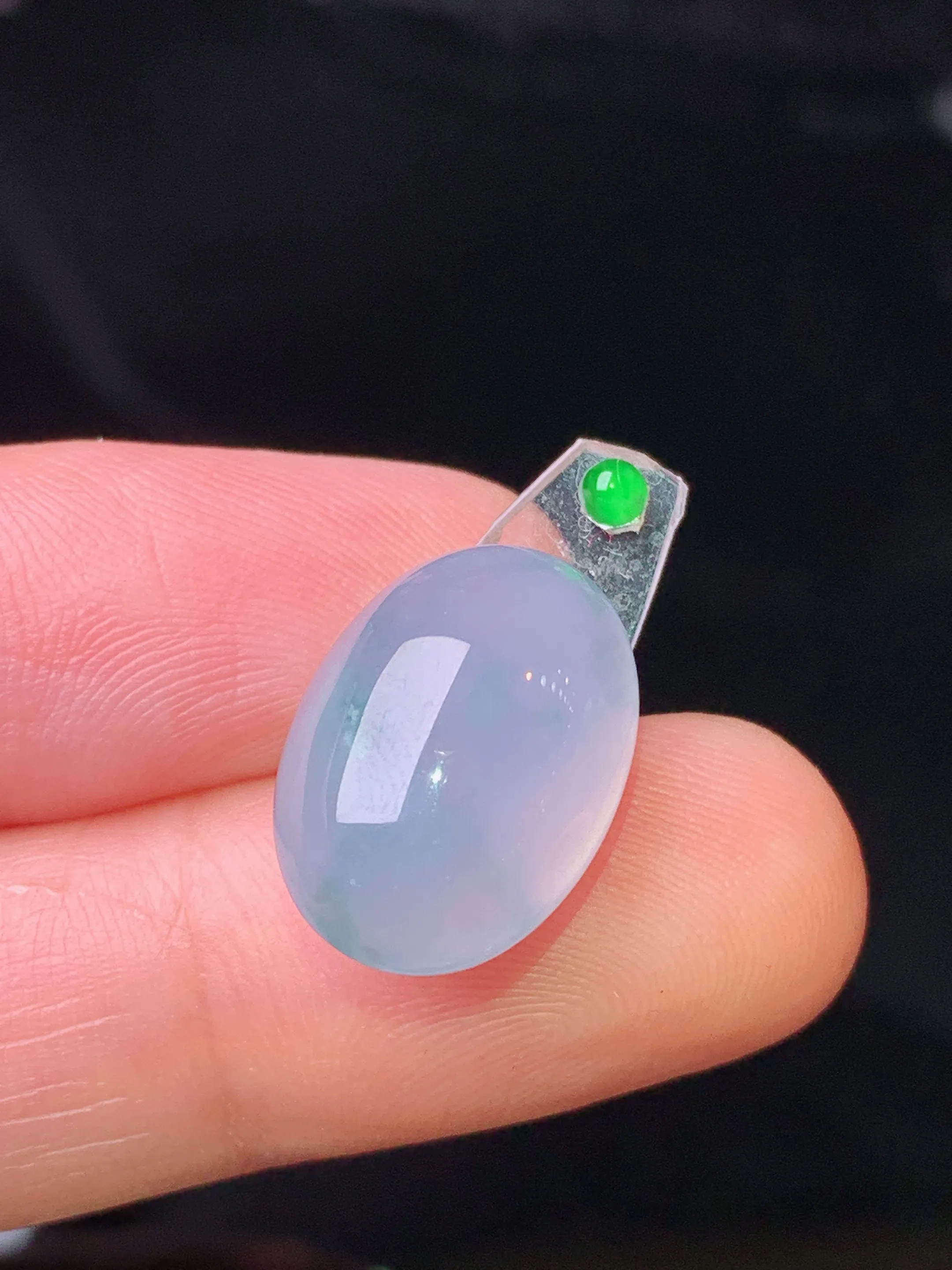 镶嵌款 紫罗兰蛋面吊坠 玉质细腻 色泽艳丽清新 整体尺寸16.3*11.5*6.8