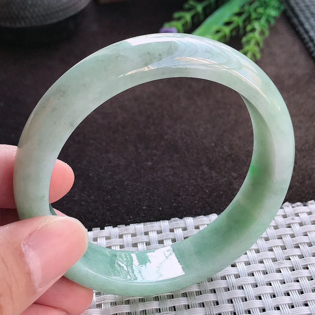天然A货翡翠59.5/15/7.9老坑精美温润飘阳绿轮胎手镯宽边玉手镯