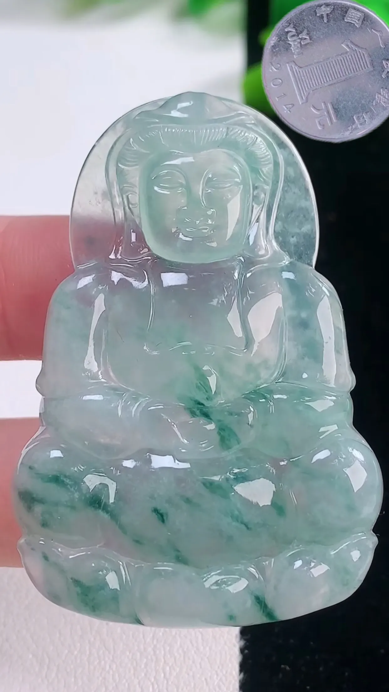 缅甸天然翡翠a货 老坑料起胶冰种 飘花正装观音菩萨吊坠，尺寸53-36.6-4.6mm  y 16.11