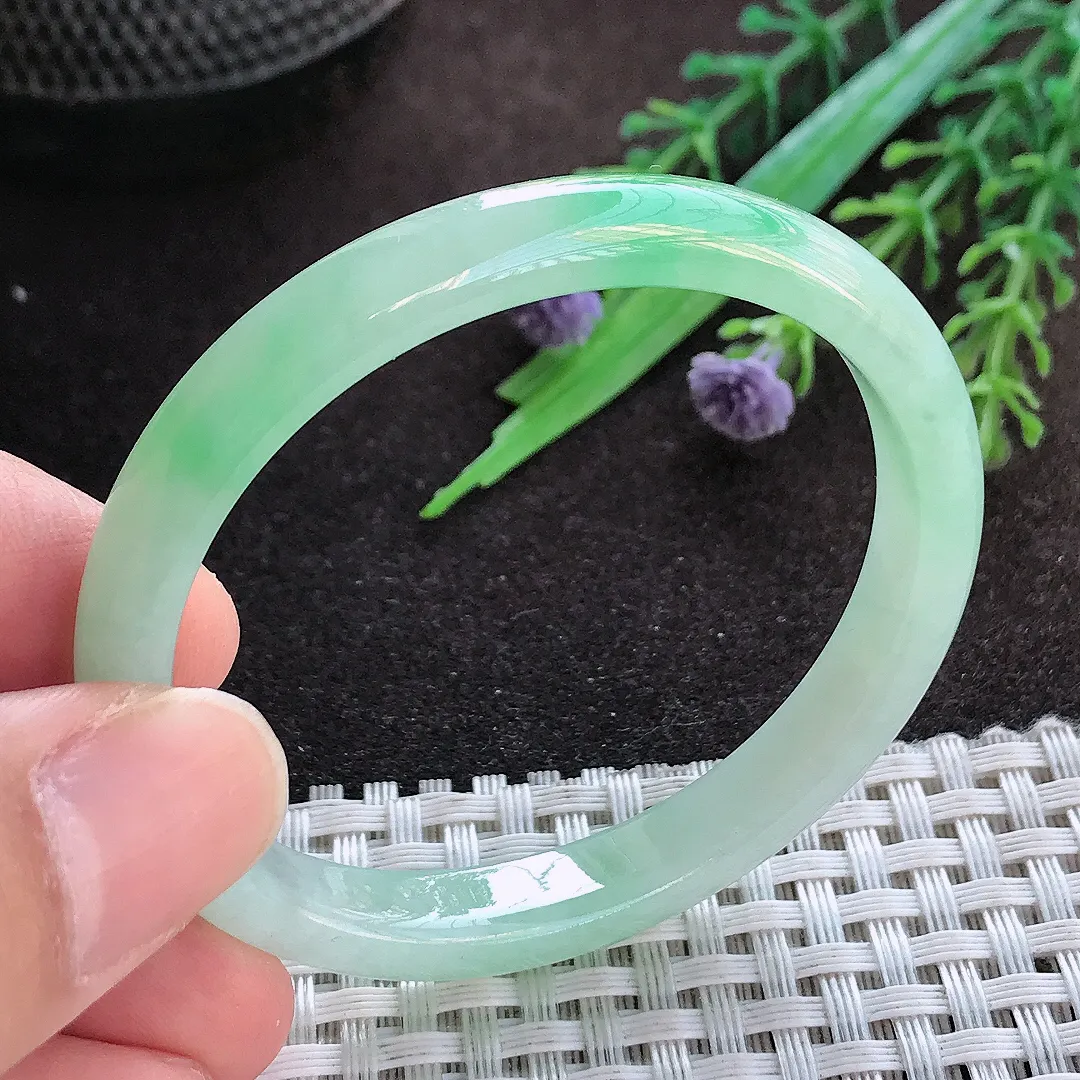 天然A货翡翠49/45/8/5.6老坑冰胶水灵飘绿贵妃手镯小圈口玉手镯