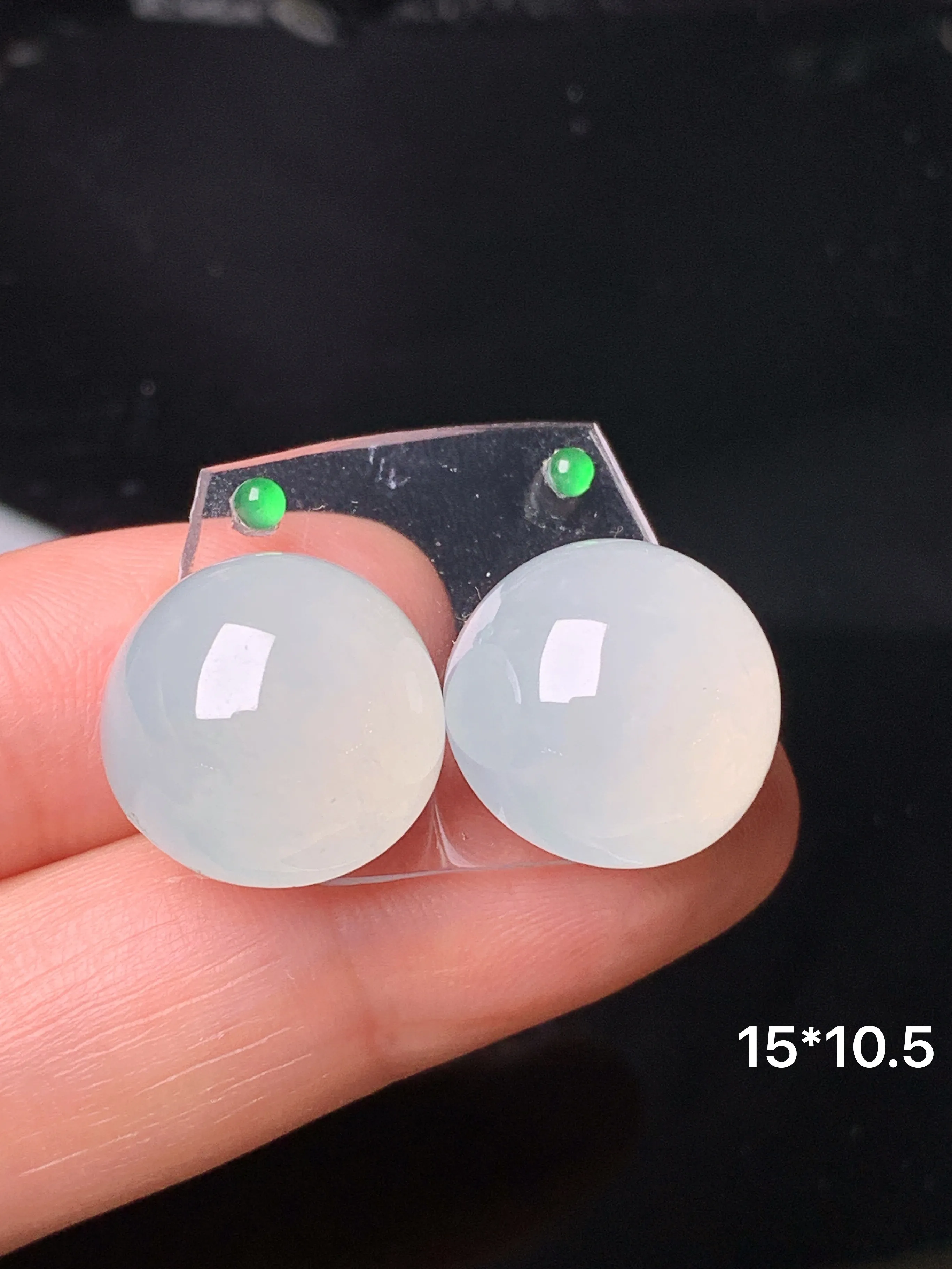 镶嵌款 冰种蛋面吊坠 玉质细腻 色泽艳丽清新 整体尺寸15*10.5