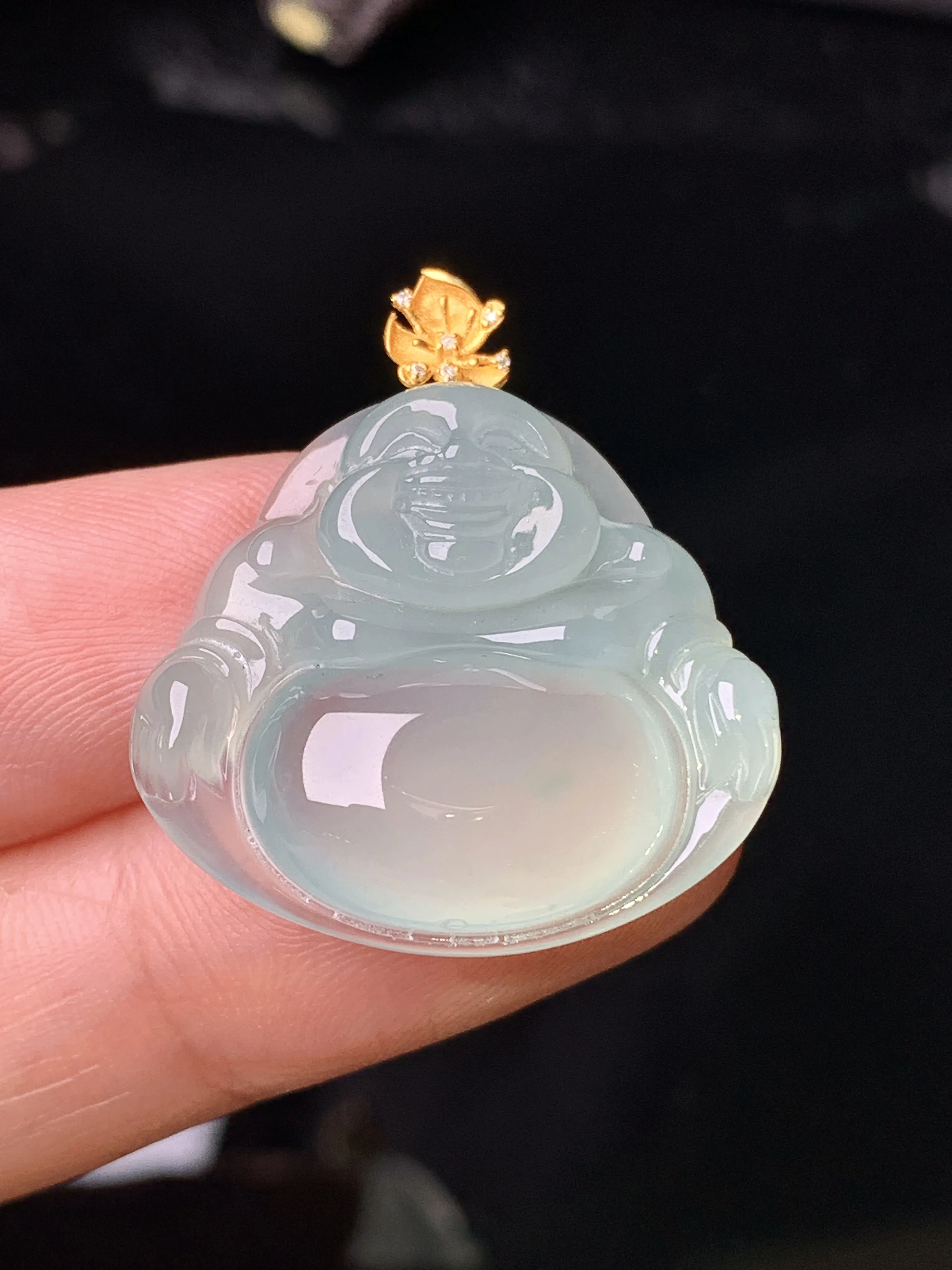 18k金钻镶嵌冰种浅绿佛公吊坠 玉质细腻 色泽艳丽清新 整体尺寸28.3*25.2*5.8