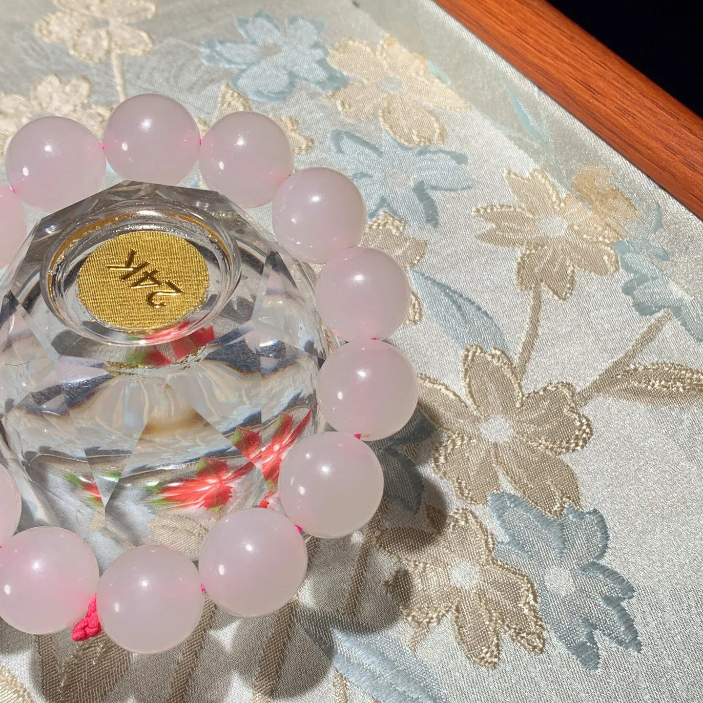 和田玉高冰藕粉圆珠手串 单颗尺寸15.玉质细腻油润。手推出油。品相大气。lt251126