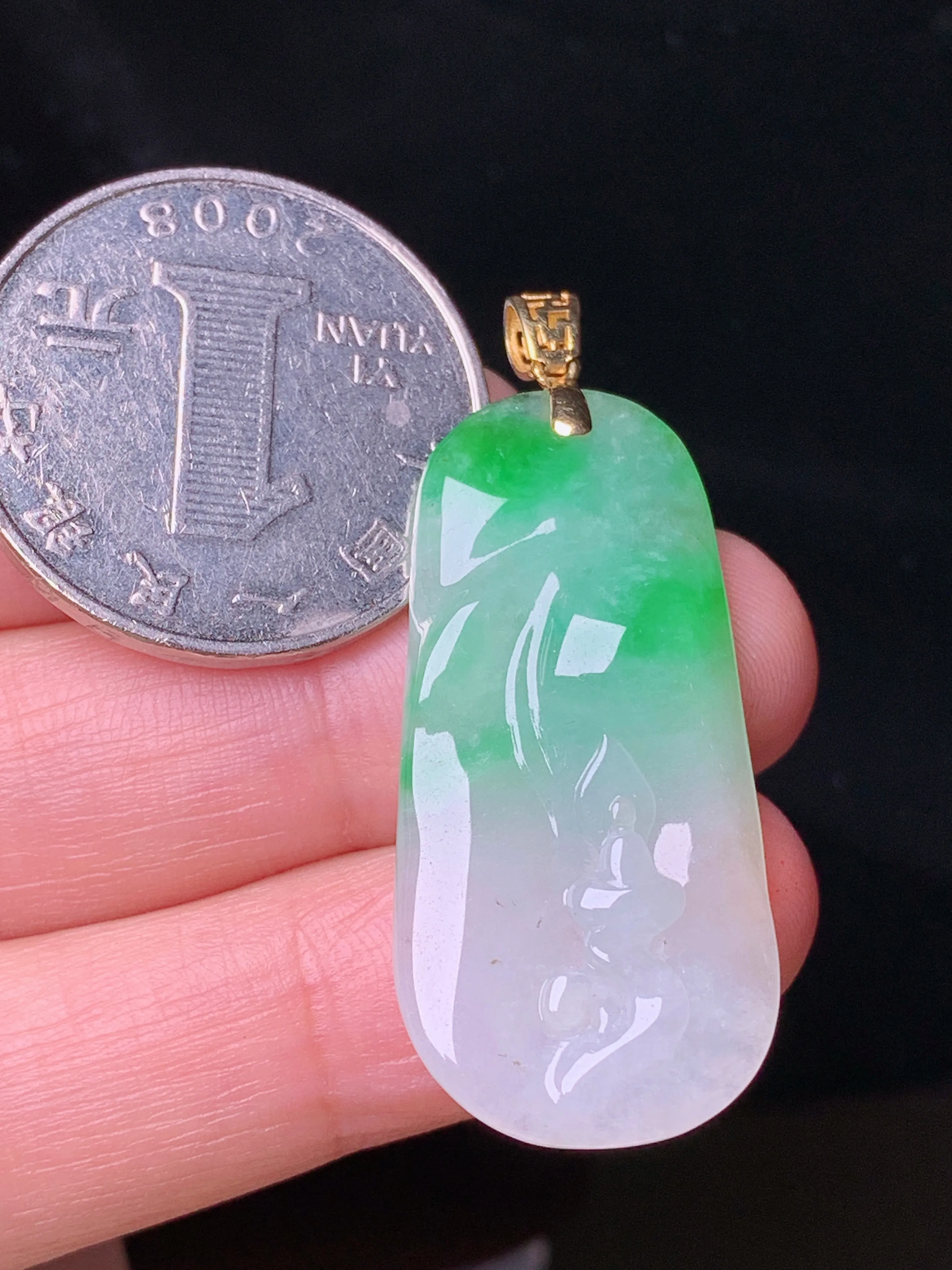 18k金镶嵌悟道吊坠 玉质细腻 色泽艳丽清新 整体尺寸42*16.8*5.8