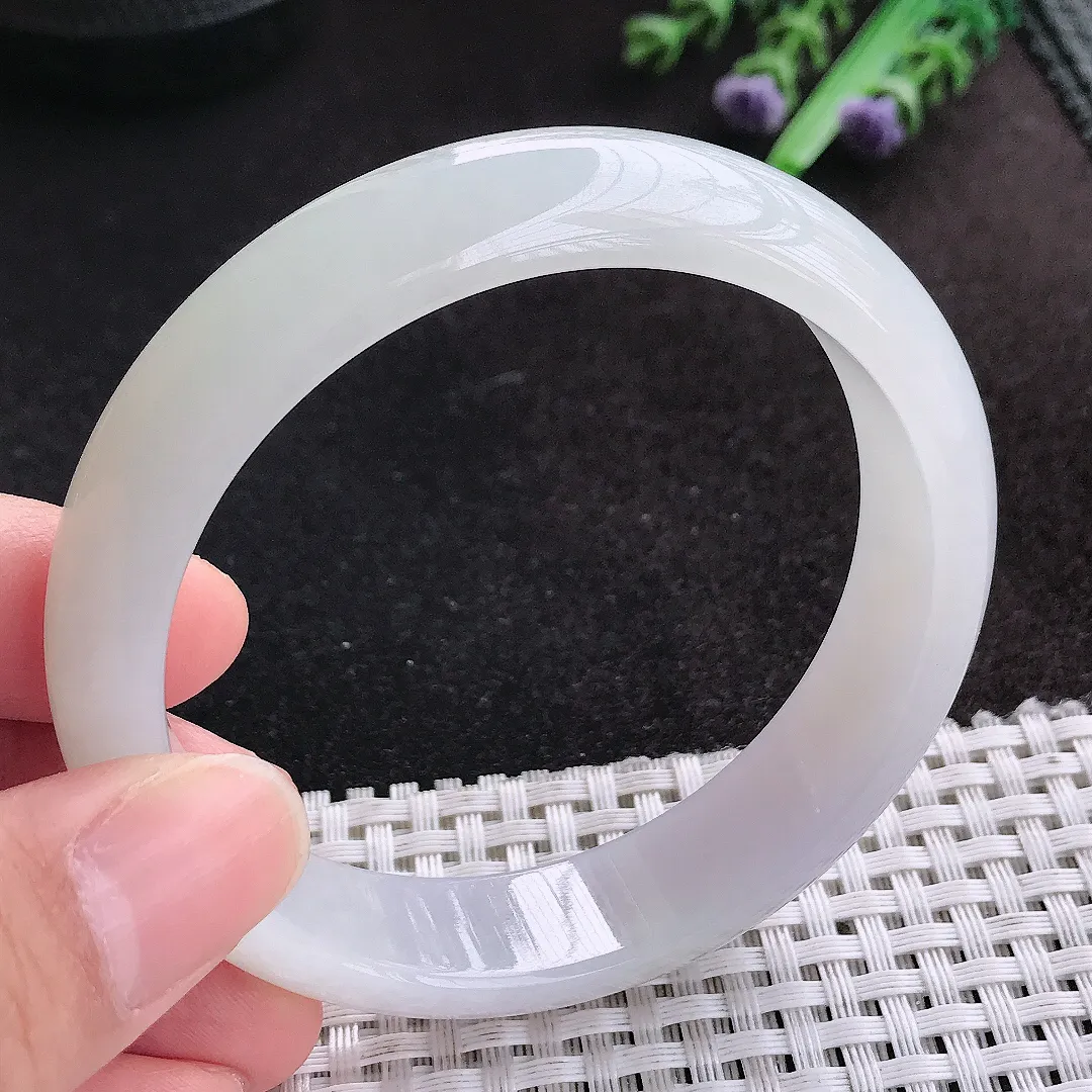 天然A货翡翠58.5/14.3/7.6老坑冰纯起胶月光白手镯宽边玉手镯