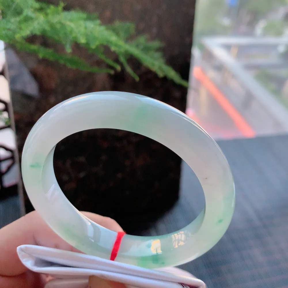 正圈高冰飘花 无瑕 尺寸:57.3/12.1/9.5 花美 种水好