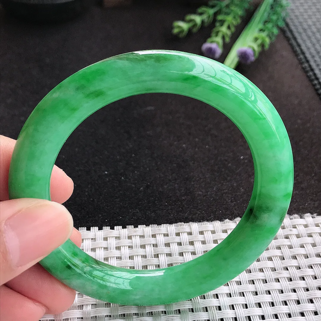 天然A货翡翠56/10.2/10.6老坑精美温润辣阳绿圆条手镯玉手镯