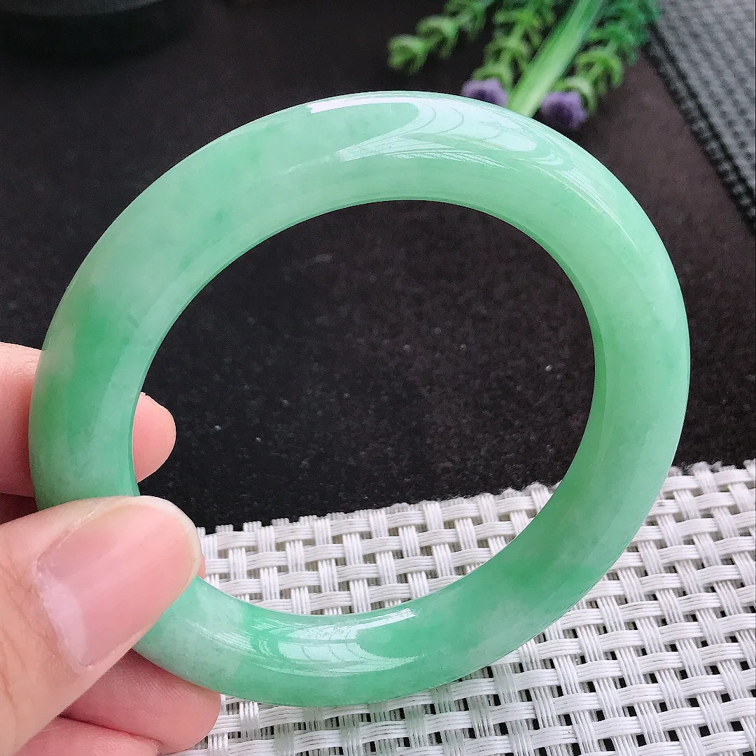 天然A货翡翠55.5/11.1/10.8老坑精美满绿圆条手镯玉手镯