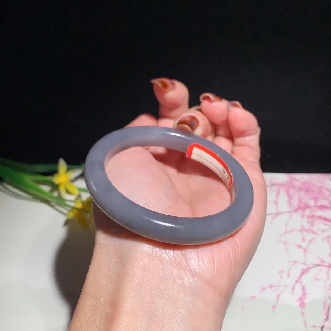 和田玉53圈口紫罗兰色手镯！玉质细腻油润 底色纯净 无裂无黑 脂粉好，品质好！