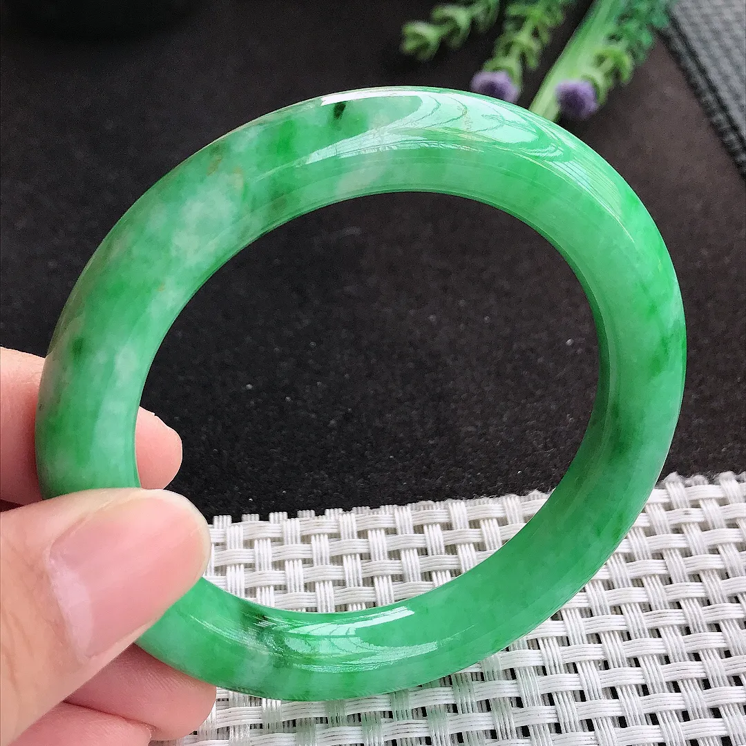 天然A货翡翠56/10.2/10.6老坑精美温润辣阳绿圆条手镯玉手镯