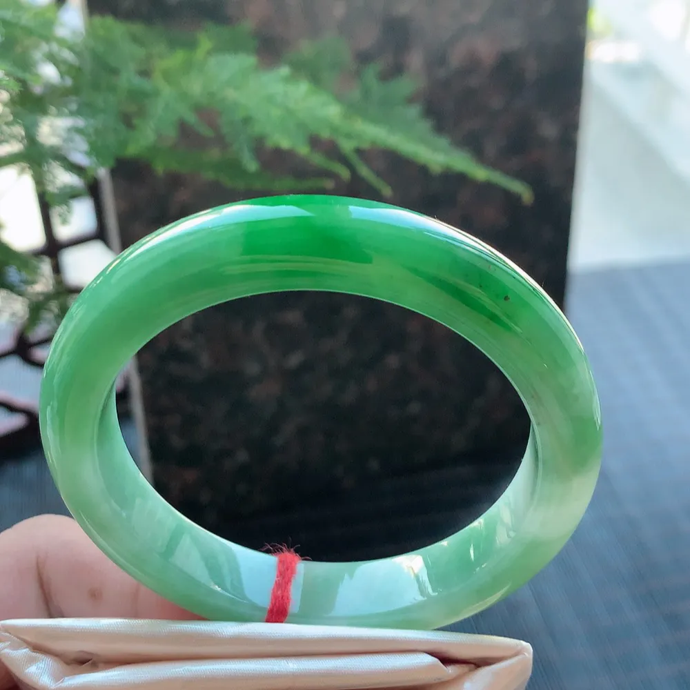 正圈冰糯翠绿 无瑕 尺寸:58.1/11.5/8.7 色好