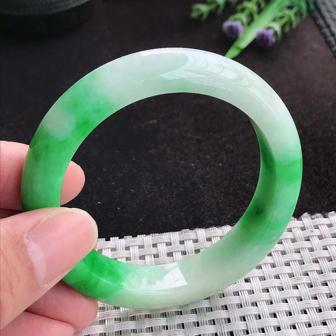 天然A货翡翠53.5/12.8/8.8老坑精美辣阳绿手镯宽边玉手镯