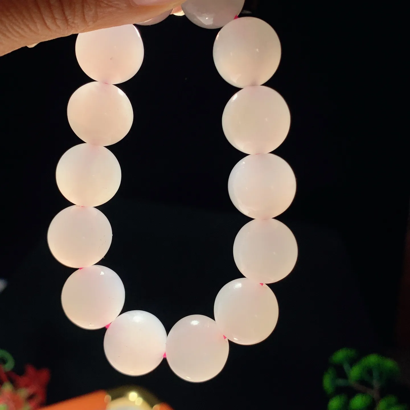 和田玉高冰藕粉圆珠手串 单颗尺寸15.玉质细腻油润。手推出油。品相大气。lt251126